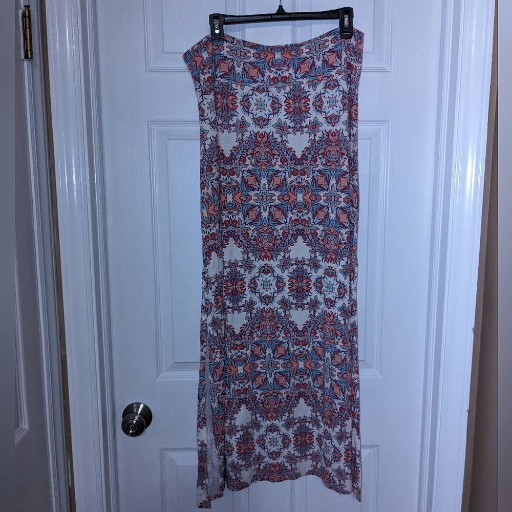 Patterned Maxi skirt